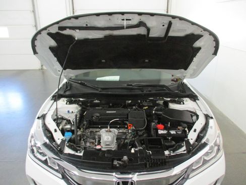 Used 2017 Honda Accord EX-L image 28