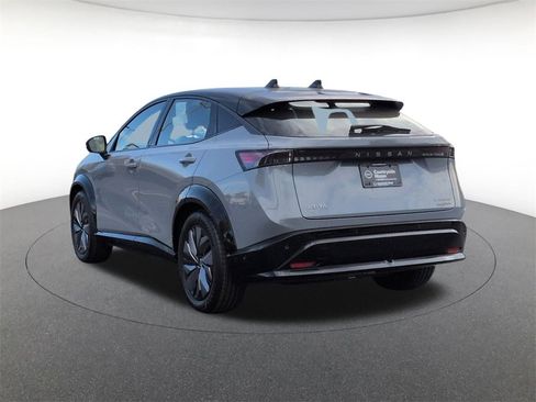 Used 2024 Nissan Ariya AWD image 7