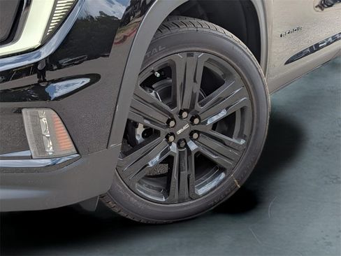 Used 2026 GMC Acadia Elevation w/ Black Edition FWD image 2