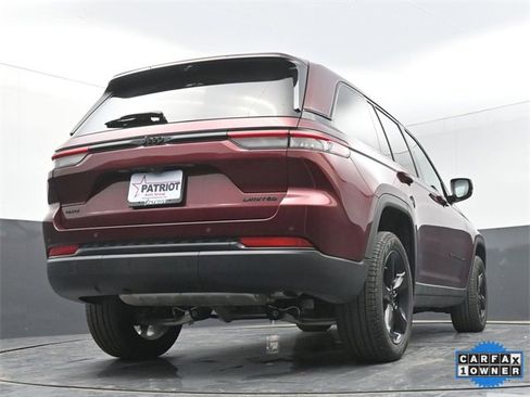 Used 2025 Jeep Grand Cherokee Limited w/ Luxury Tech Group II image 41