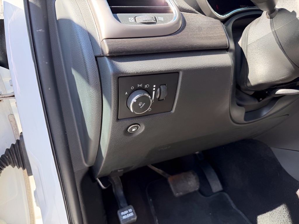 Used 2017 Jeep Grand Cherokee Altitude AWD/4WD image 24