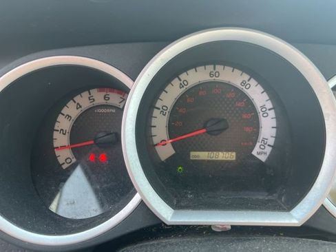 Used 2012 Toyota Tacoma 4x4 Double Cab w/ TRD Off-Road Pkg image 12