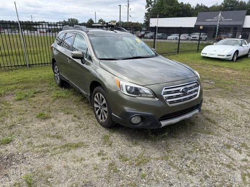 Used 2017 Subaru Outback 2.5i Limited AWD/4WD image 3