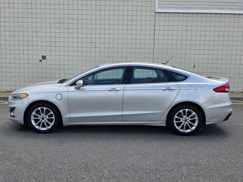 Used 2019 Ford Fusion Energi Titanium FWD image 4