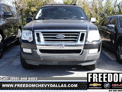 Used 2008 Ford Explorer Sport Trac XLT image 3