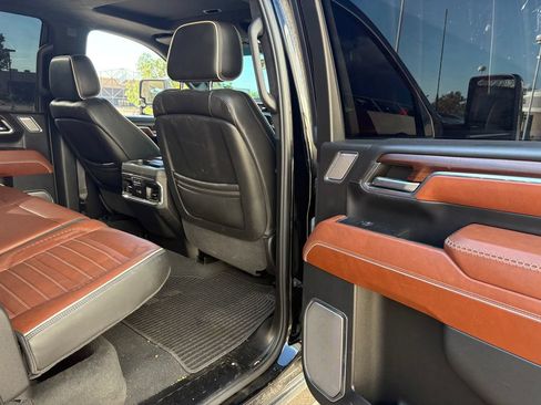 Used 2024 GMC Sierra 3500 Denali Ultimate AWD/4WD image 27