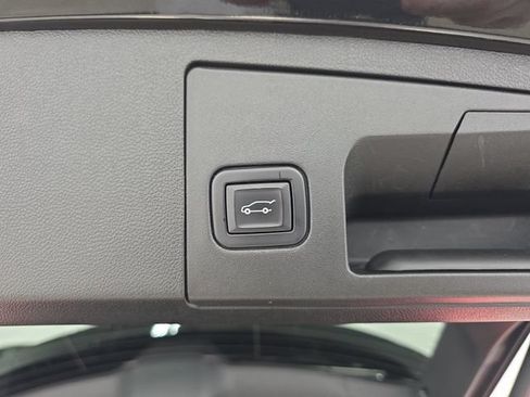 Used 2021 Cadillac XT4 Sport w/ Cold Weather Package FWD image 35