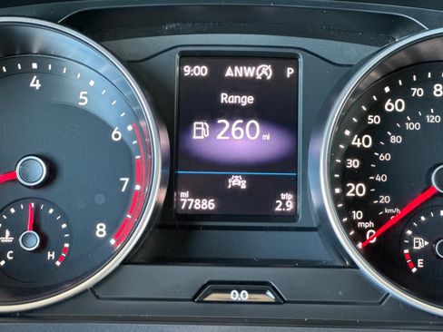 Used 2021 Volkswagen Tiguan SE image 22