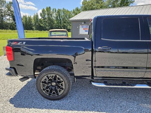 Used 2018 Chevrolet Silverado 1500 LT w/ Texas Edition AWD/4WD image 10