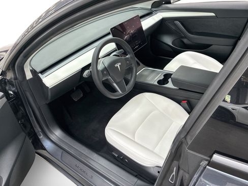 Certified 2023 Tesla Model 3 Standard Range RWD image 9