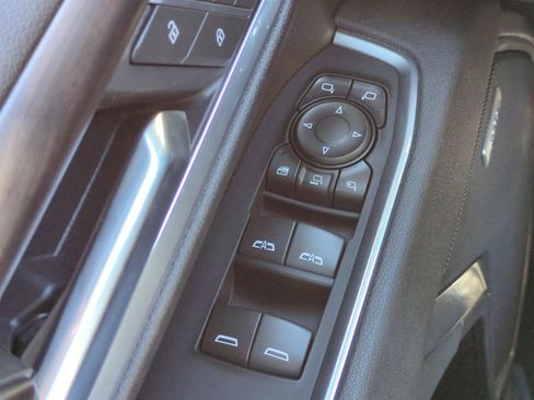 Used 2025 GMC Sierra 3500 SLT w/ SLT Premium Package image 21