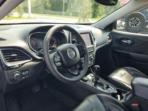 Used 2023 Jeep Cherokee Altitude Lux image 13