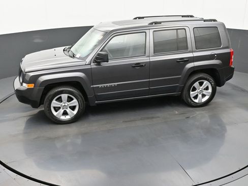 Used 2017 Jeep Patriot Sport image 34