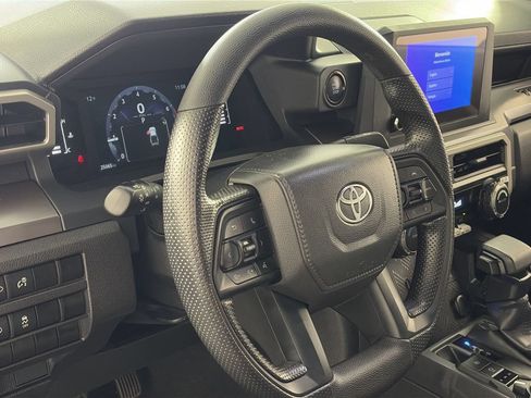 Used 2025 Toyota Tacoma SR5 AWD/4WD image 12