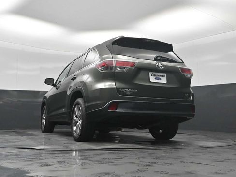 Used 2016 Toyota Highlander Plus FWD image 22