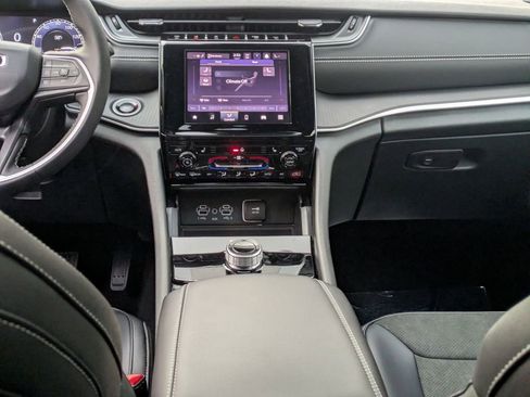 New 2025 Jeep Grand Cherokee L Altitude image 26