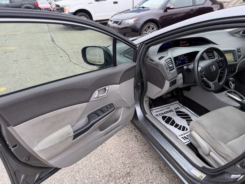 Used 2012 Honda Civic Hybrid Sedan image 19