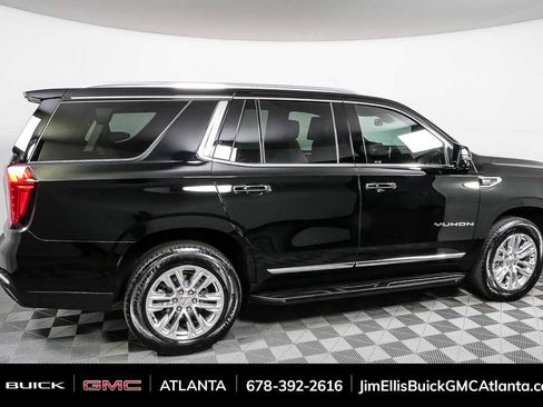 Used 2021 GMC Yukon SLT w/ SLT Premium Package image 2
