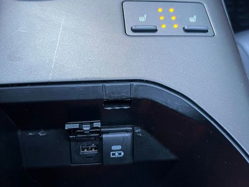 Used 2022 Toyota Camry XSE image 39