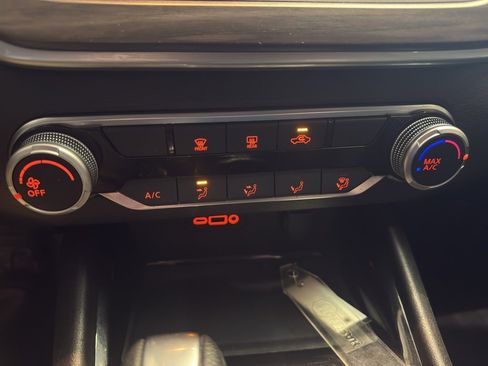 Used 2024 Nissan Altima 2.5 SV image 14