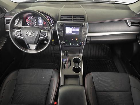 Used 2015 Toyota Camry SE image 13
