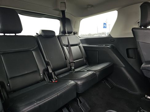 Used 2025 Ford Expedition Platinum image 14