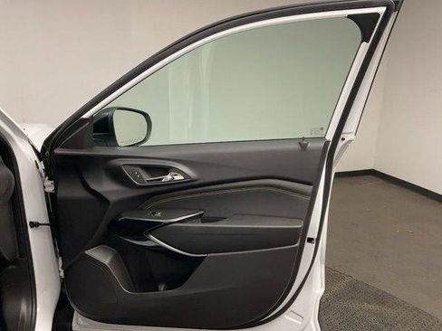 Used 2025 Chevrolet Trax ACTIV FWD image 25