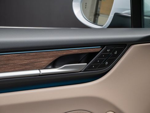 New 2026 Porsche Macan 4 Electric AWD/4WD image 26