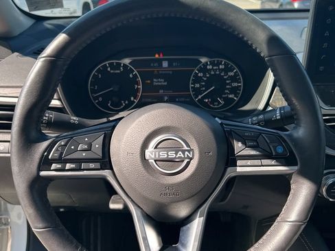 Used 2023 Nissan Altima 2.5 SL AWD/4WD image 13