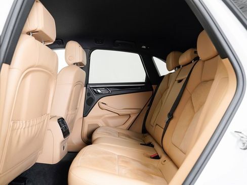 Used 2017 Porsche Macan image 24