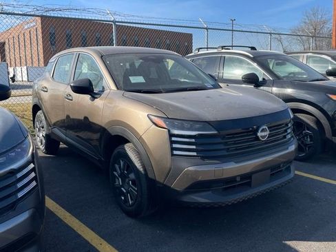 New 2026 Nissan Kicks S image 1