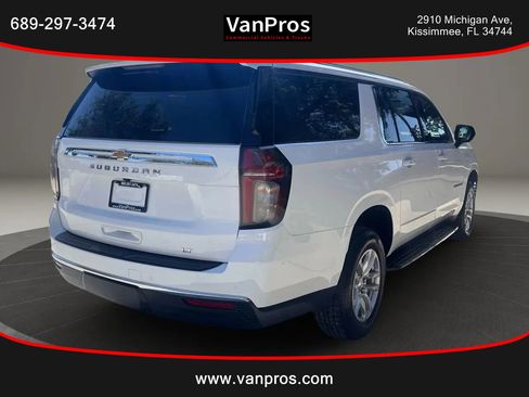 Used 2023 Chevrolet Suburban LT image 5