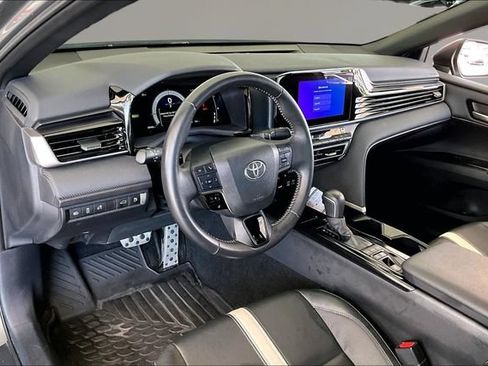 Used 2025 Toyota Camry SE FWD image 14