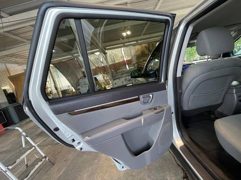 Used 2011 Hyundai Santa Fe GLS FWD image 13