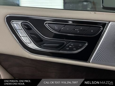 Used 2019 Lincoln Navigator Reserve w/ Cargo Package AWD/4WD image 19