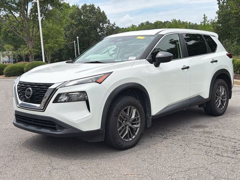 Used 2021 Nissan Rogue S FWD image 12