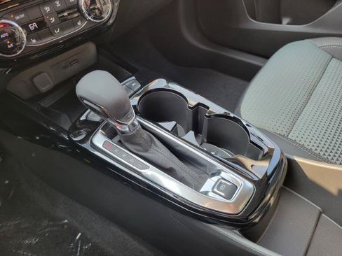 New 2026 Chevrolet Trax LT w/ Sunroof Package FWD image 21