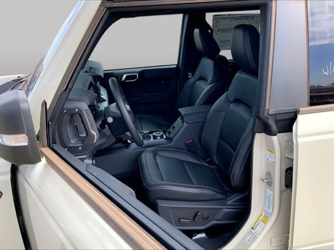 New 2025 Ford Bronco Badlands AWD/4WD image 9