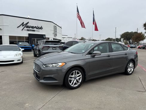 Used 2013 Ford Fusion SE image 1