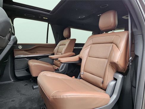 New 2025 Lincoln Navigator L Reserve image 27
