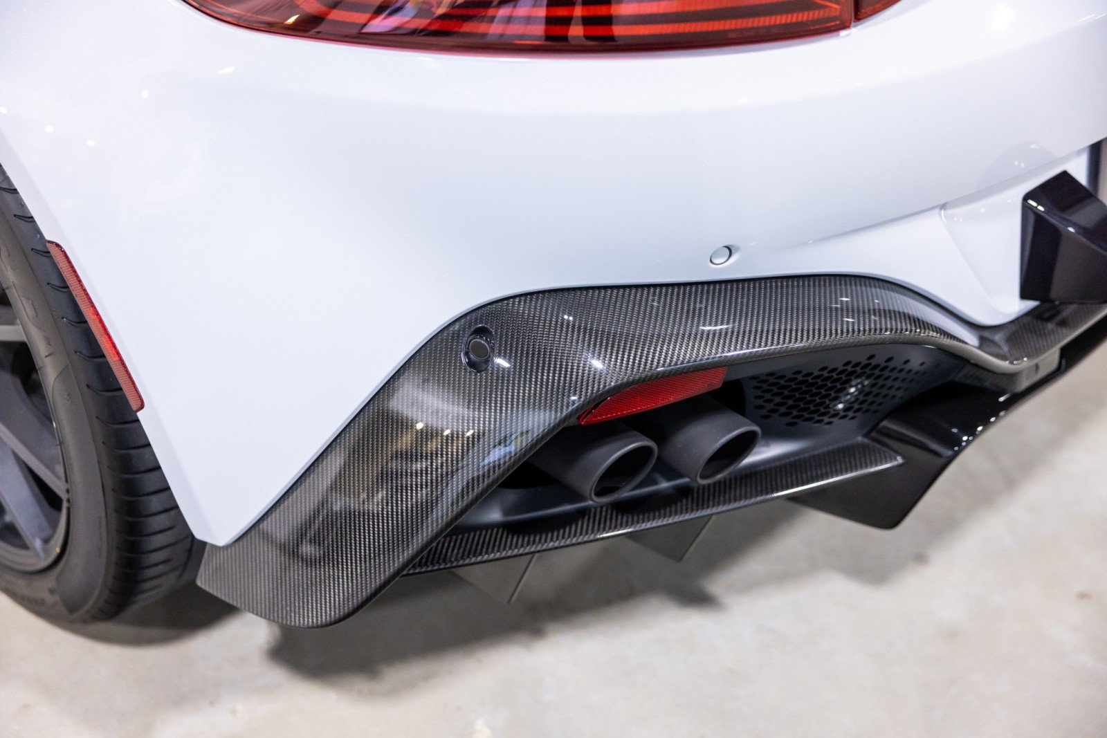 Used 2019 Aston Martin V8 Vantage Coupe RWD image 15
