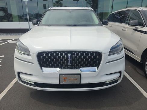 Used 2020 Lincoln Aviator Grand Touring w/ Elements Package Plus AWD/4WD image 2