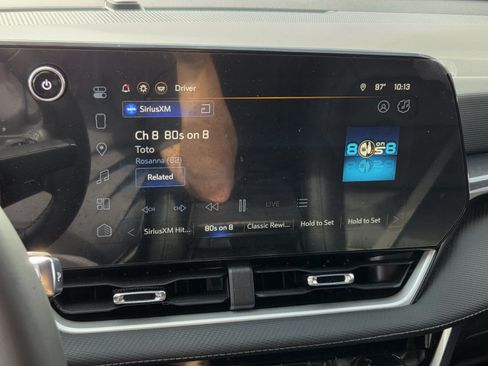 Certified 2026 Chevrolet Equinox LT w/ Convenience Package II FWD image 24