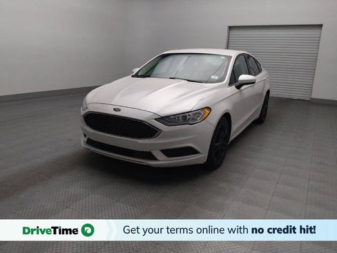 Used 2018 Ford Fusion SE FWD image 1
