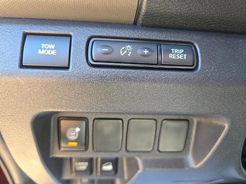 Certified 2022 Nissan Frontier SV w/ Technology Package image 13