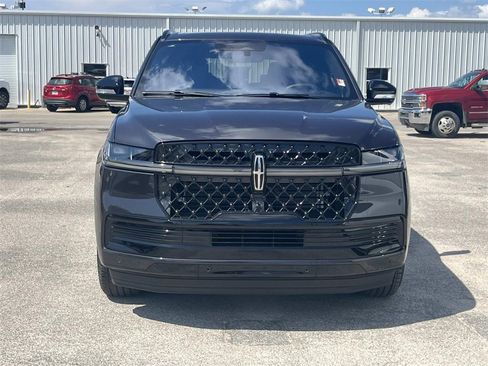 New 2025 Lincoln Navigator Reserve w/ Jet Appearance Package image 7
