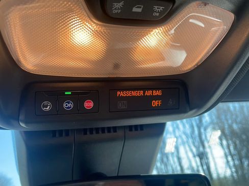 Used 2024 Chevrolet Colorado Trail Boss w/ Technology Package image 18