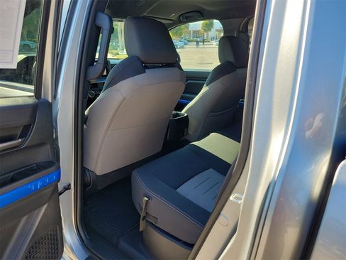 Used 2025 Toyota Tacoma TRD Off-Road image 9