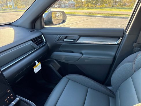 New 2026 GMC Terrain AT4 w/ LPO, Black Badging Package image 27