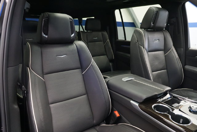 Used 2026 Cadillac Escalade ESV Luxury w/ LPO, Floor Liner Package AWD/4WD image 19